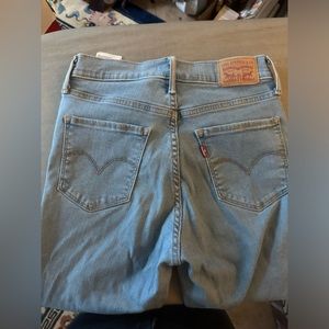 Levi 720 high rise super skinny size 27